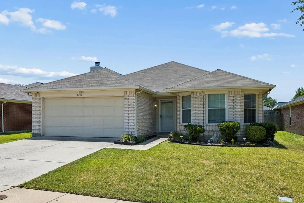 5751 Hunters Bend Lane, Dallas