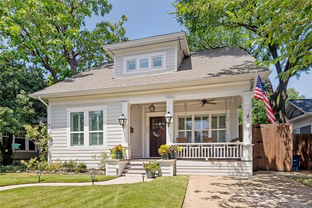909 Woodlawn Avenue, Dallas