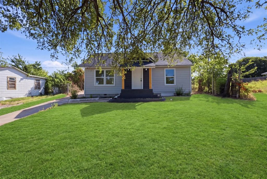 1909 Burchill Road, Fort Worth