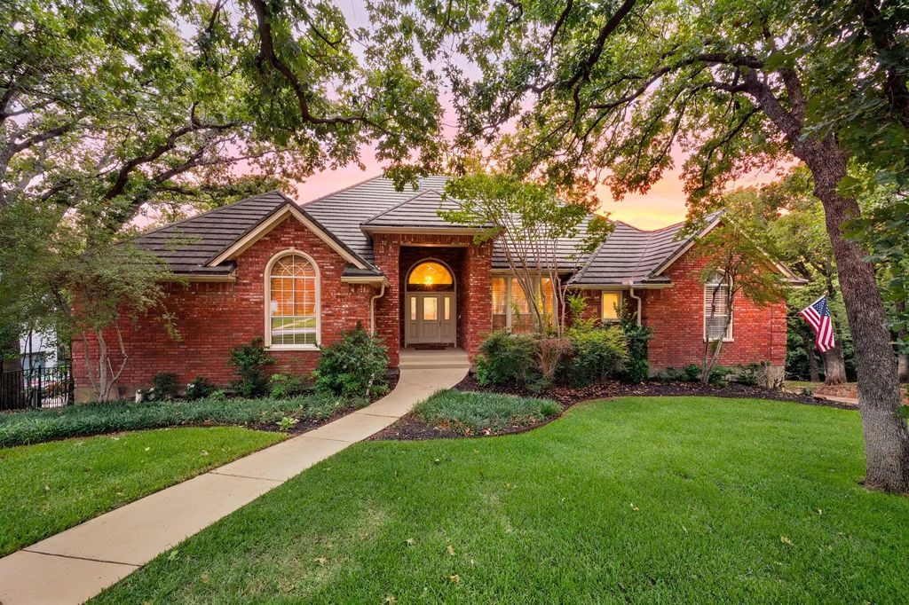 2108 Stonehaven Drive, Colleyville