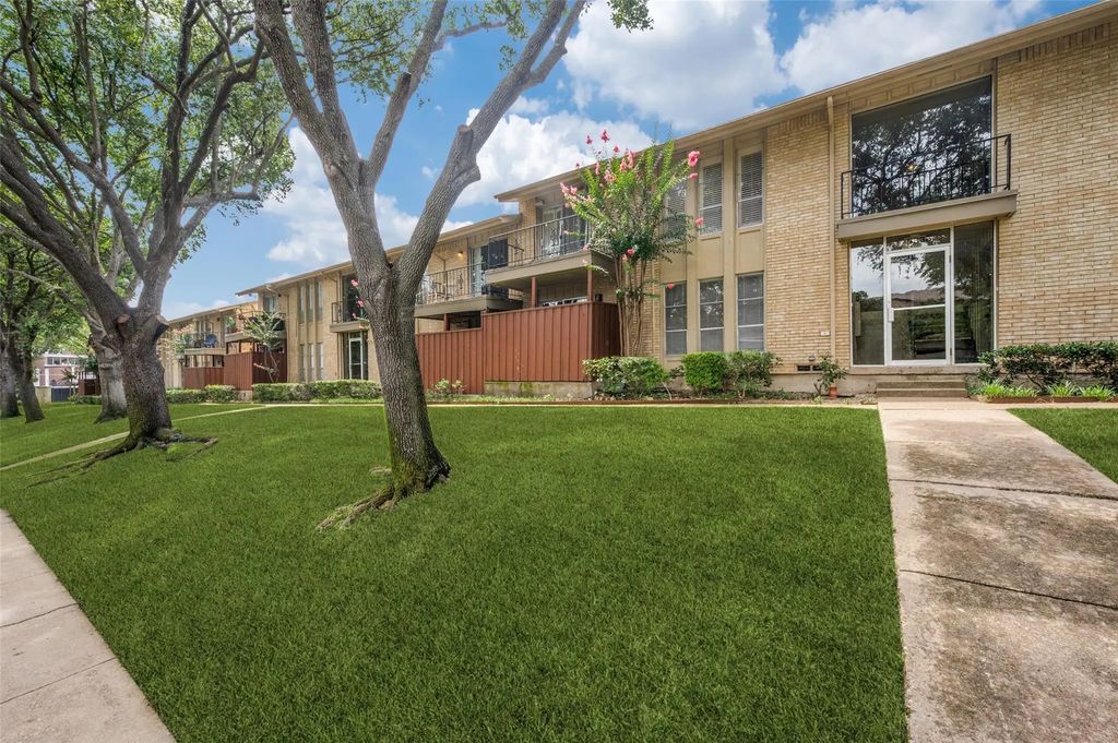 5838 Sandhurst Lane, Dallas