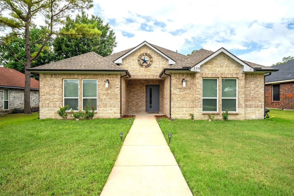 339 S Stewart Avenue, Lancaster