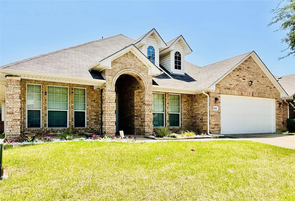 5851 Lorenzo Drive, Grand Prairie