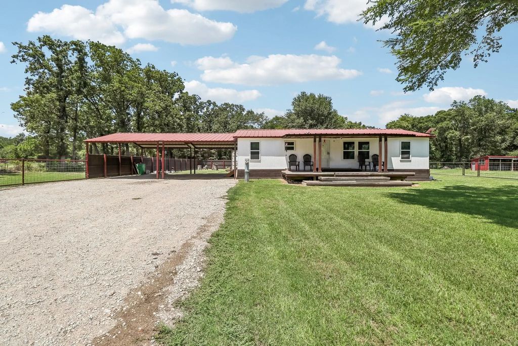11421 County Road 4020, Kemp