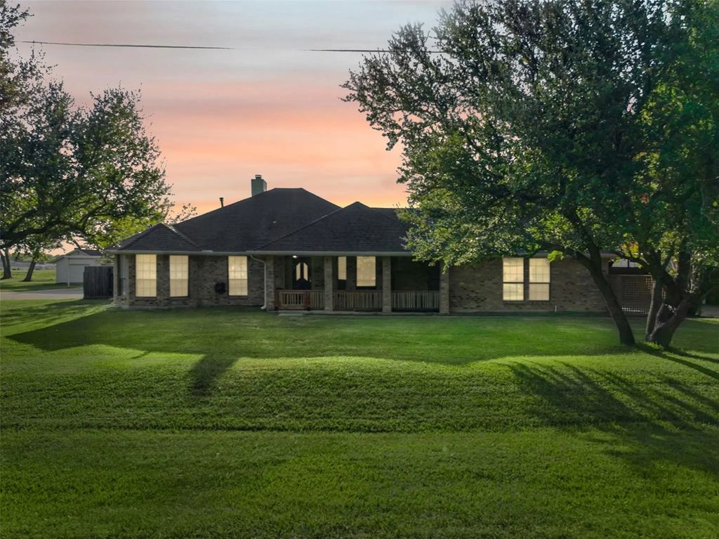 309 Josey Lane, Red Oak