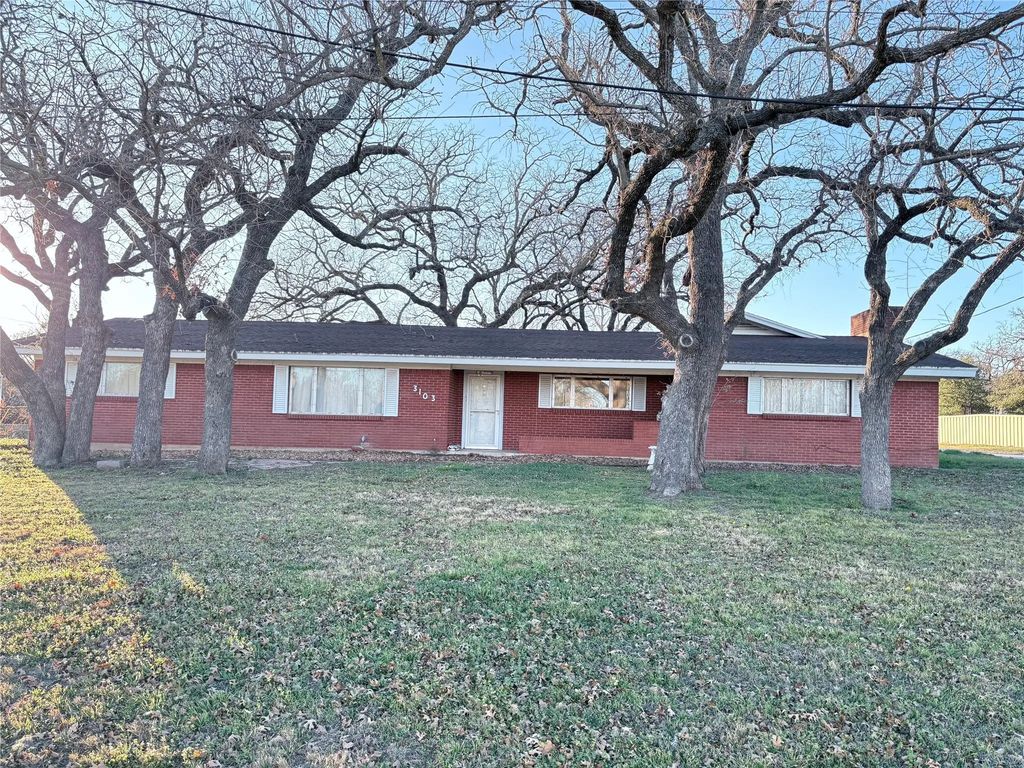 3103 N Oak Avenue, Mineral Wells