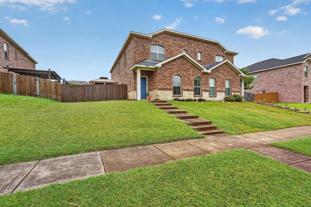 1933 Timber Oaks Drive, Garland