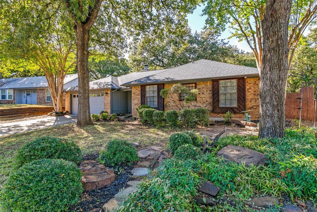 7809 Miracle Lane, North Richland Hills