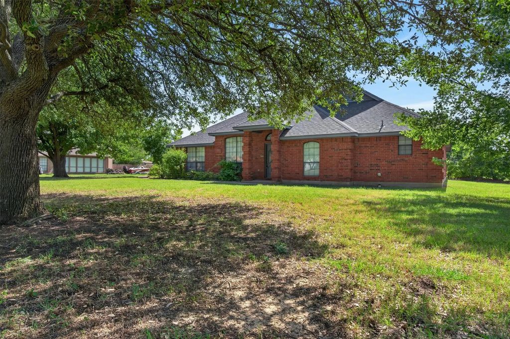 1217 Sharondale Drive, Crowley