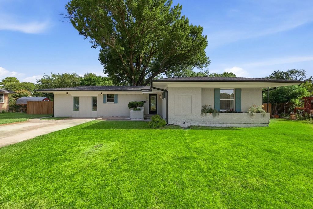 385 Crockett, Lewisville