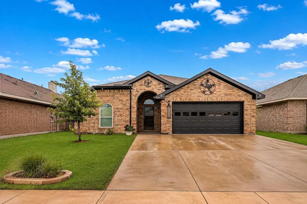 1240 Camden Yard Drive, Fort Worth