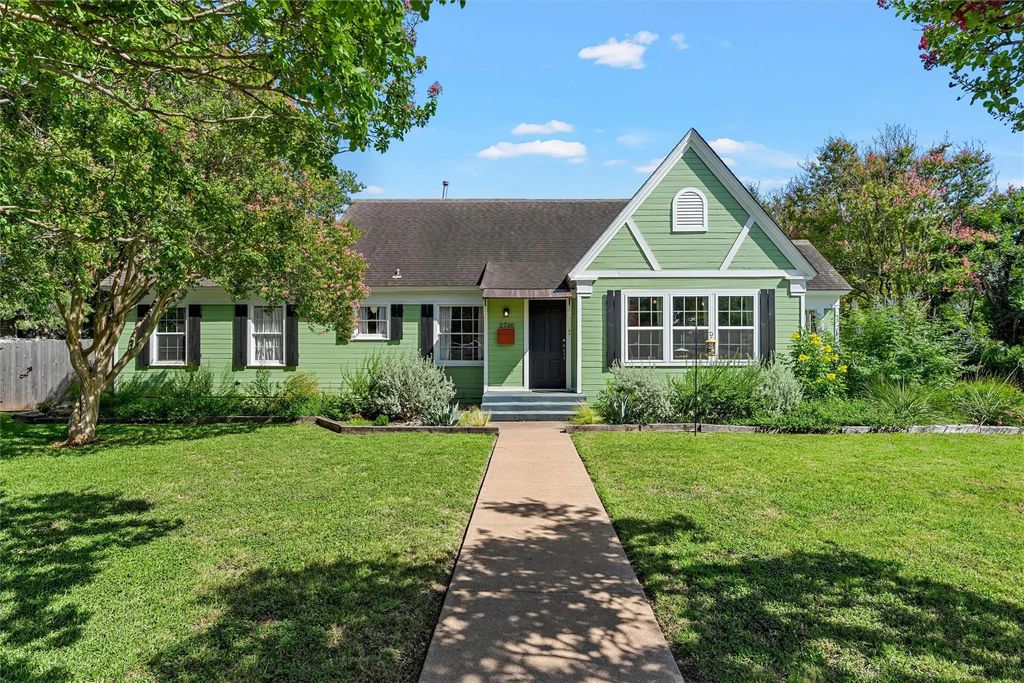 2730 Live Oak Avenue, Waco