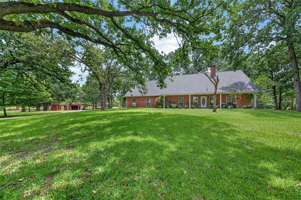 5611 Fm 2494, Athens