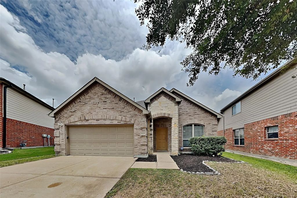 8828 Night Wind Lane, Fort Worth