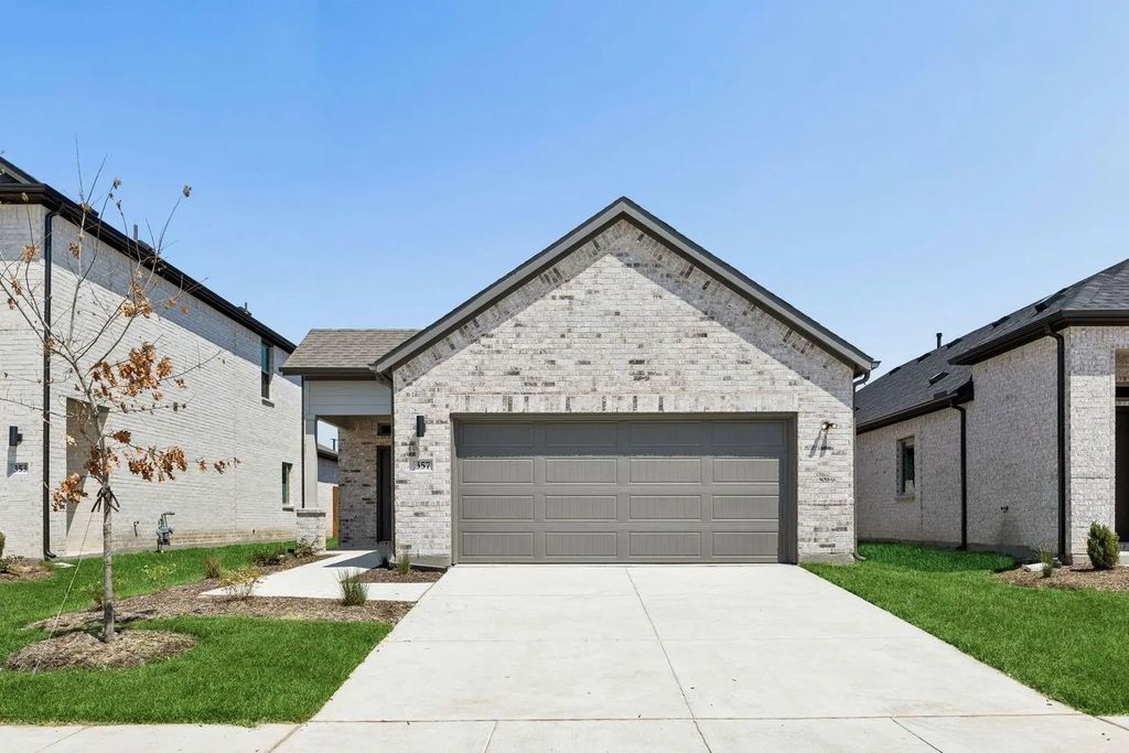 4202 Zoe Lane, Farmersville