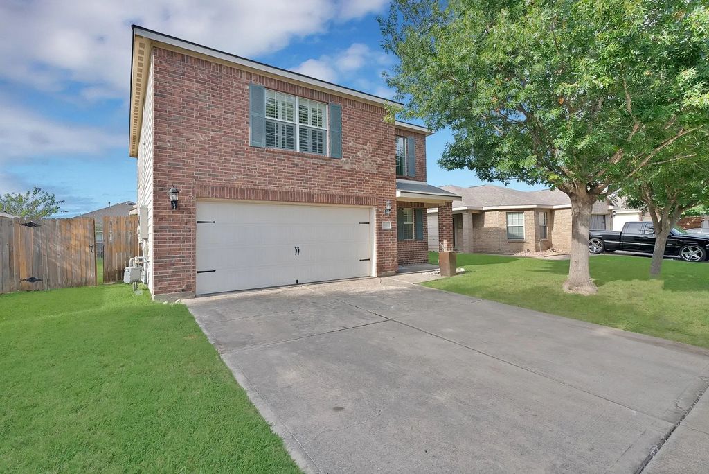 617 Misty Mountain Drive, Fort Worth