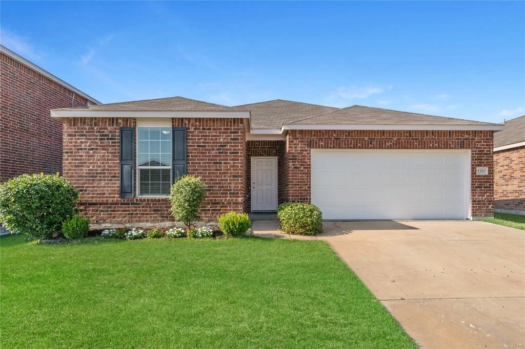 2328 Bernese Lane, Fort Worth