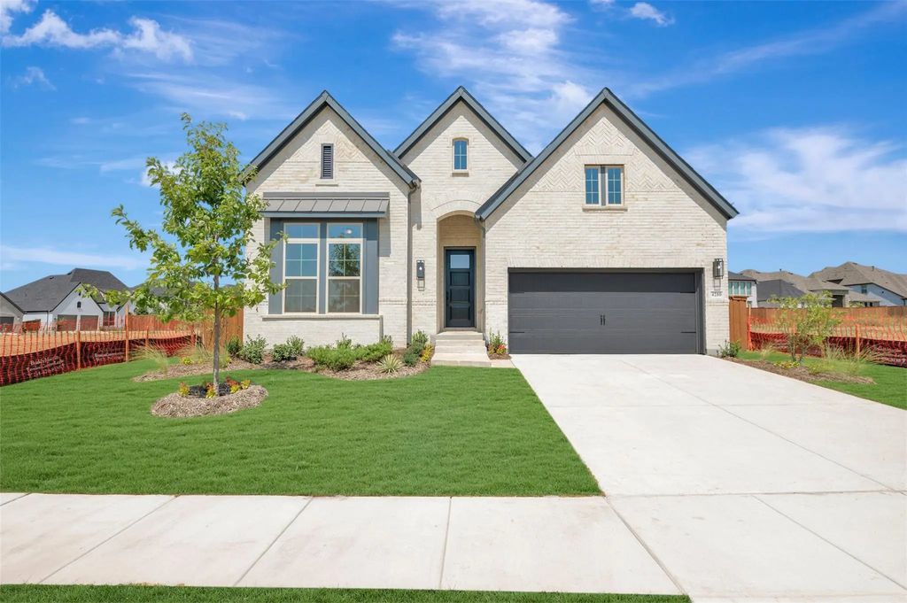 4280 Fox Trotter Drive, Aubrey