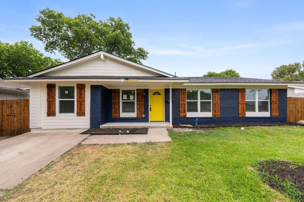 3245 Pacesetter Drive, Dallas