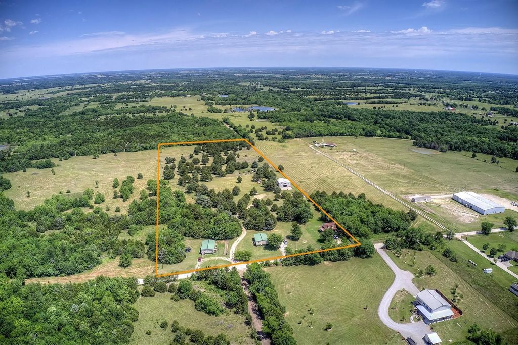 4126 County Road 4111, Campbell