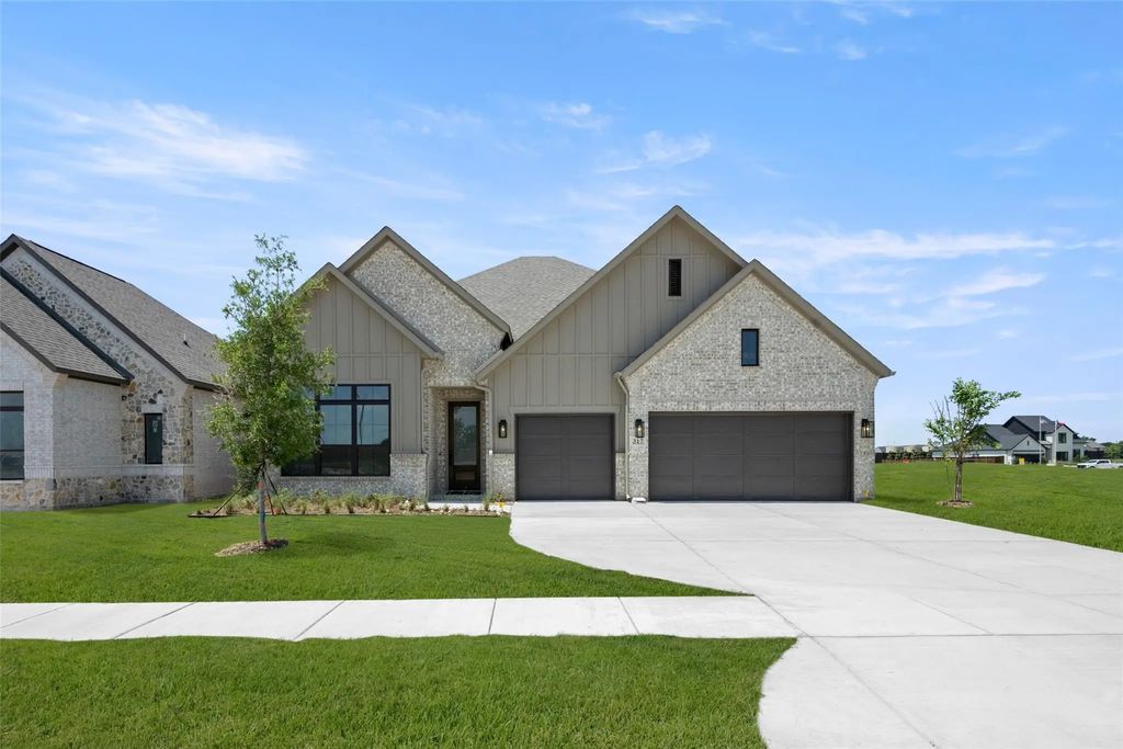 317 Fire Blade Drive, Aledo