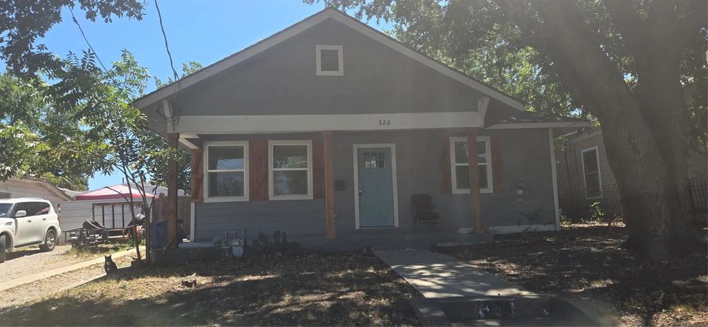 326 N Denver Street, Dallas