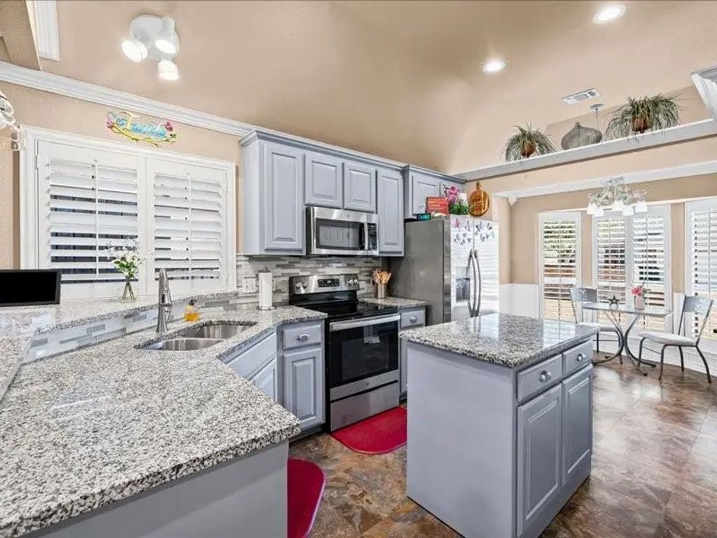 1208 Henard Lane, Granbury