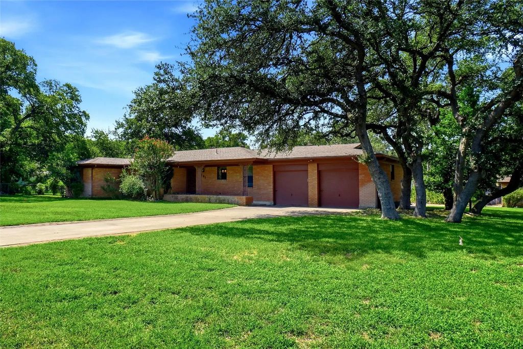 201 Crest Ridge Drive, Lakeside