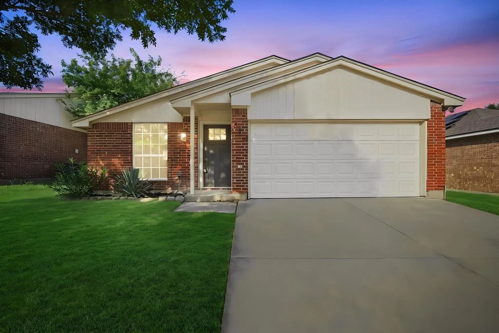 522 Berryhill Drive, Mansfield