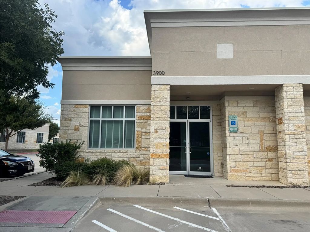 3900 S Stonebridge Drive 101, McKinney