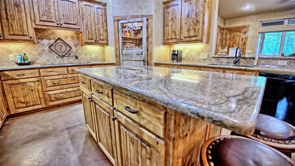 4509 Lazy E Road, Saint Jo