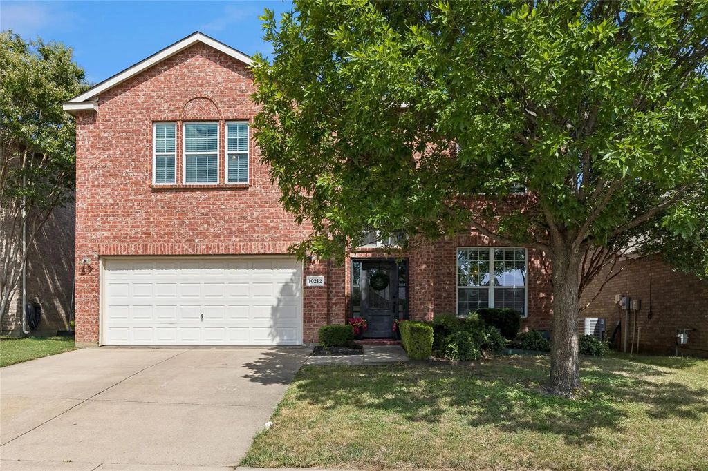 10212 Pear Street, Fort Worth