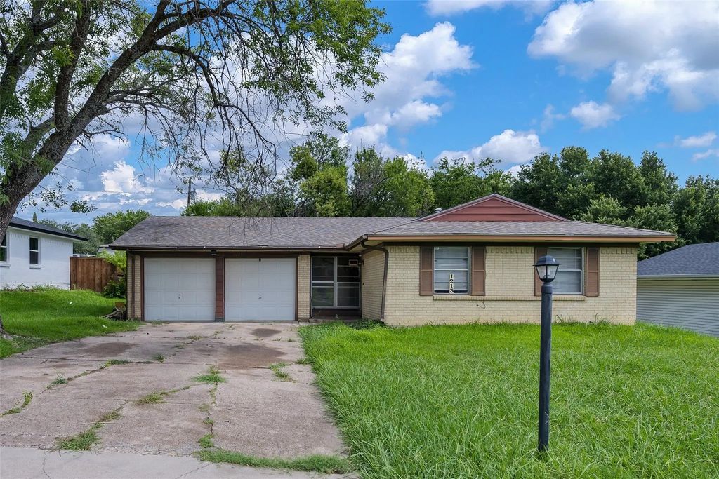 1213 Rusk Drive, Mesquite