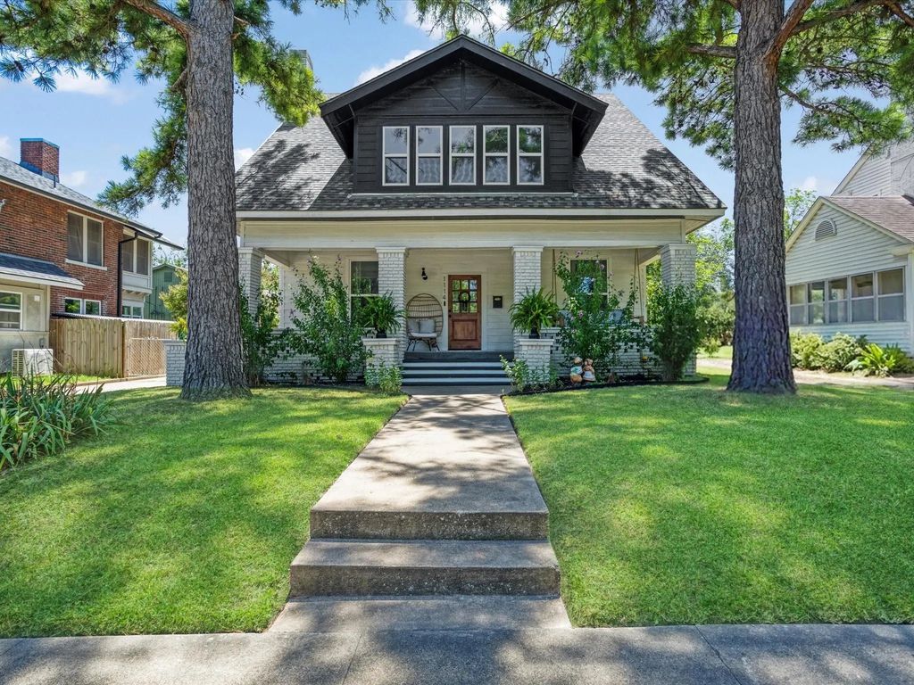 1114 W Morton Street, Denison