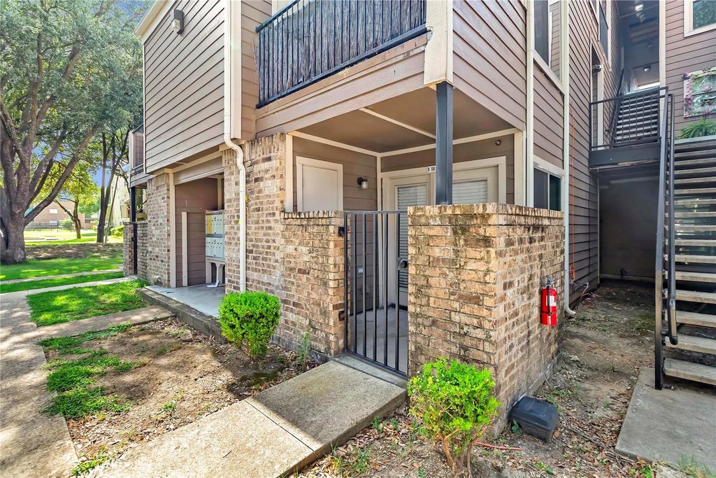 9829 Walnut Street Condo O114, Dallas