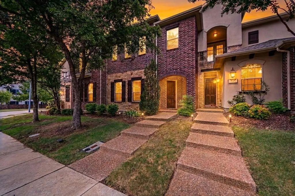 8607 Calvin Road, Irving
