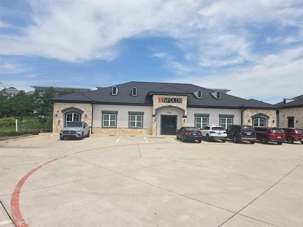 1193 W Carpenter Freeway 100, Irving