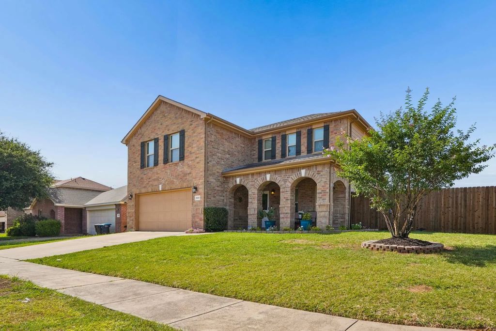 1825 Lynnwood Hills Drive, Fort Worth