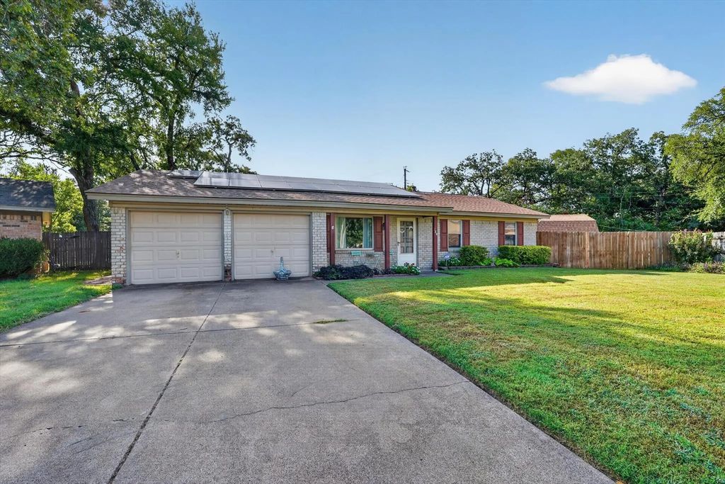 184 Oakhurst Drive, Bedford