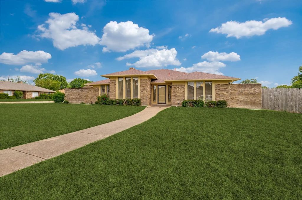 1423 Cassandra Circle, DeSoto
