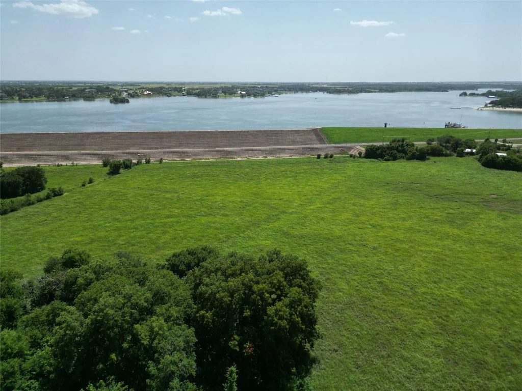3627 Howard Road, Waxahachie