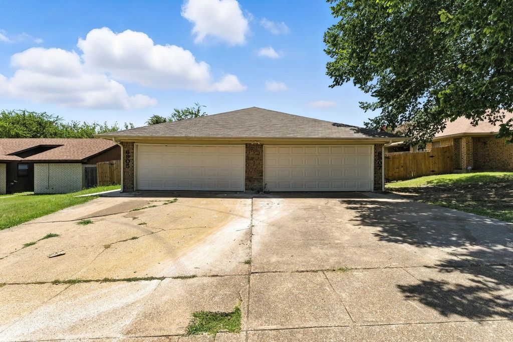 6905 W Cleburne Road, Fort Worth