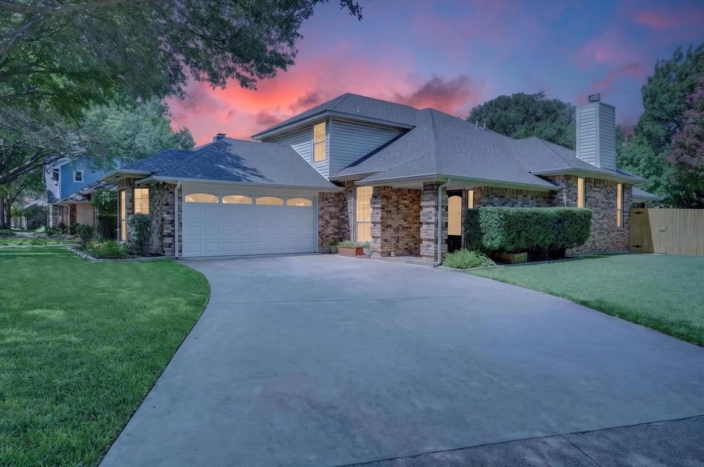 5406 Sapphire Court, Arlington