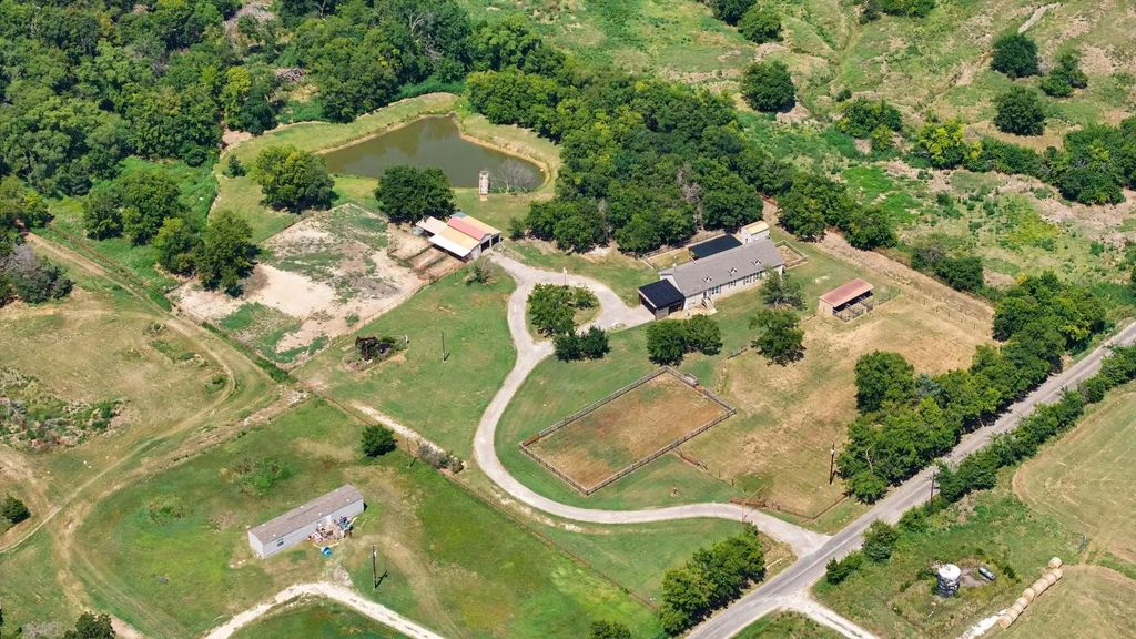 1135 Leo Andrews Road, Whitesboro