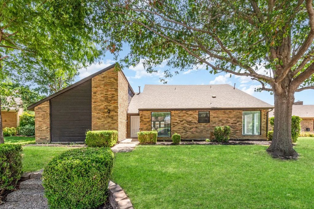 1304 Ursula Court, Plano