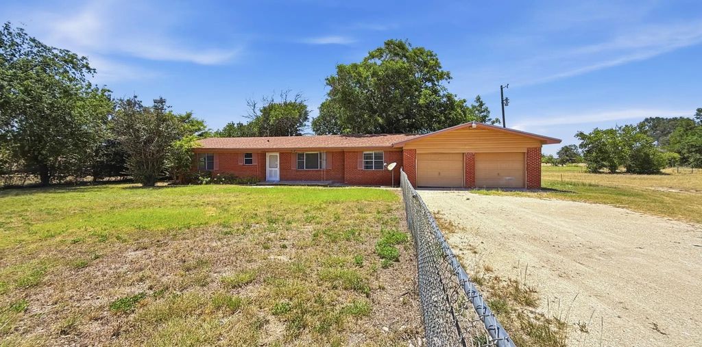 902 S Us Highway 281, Evant