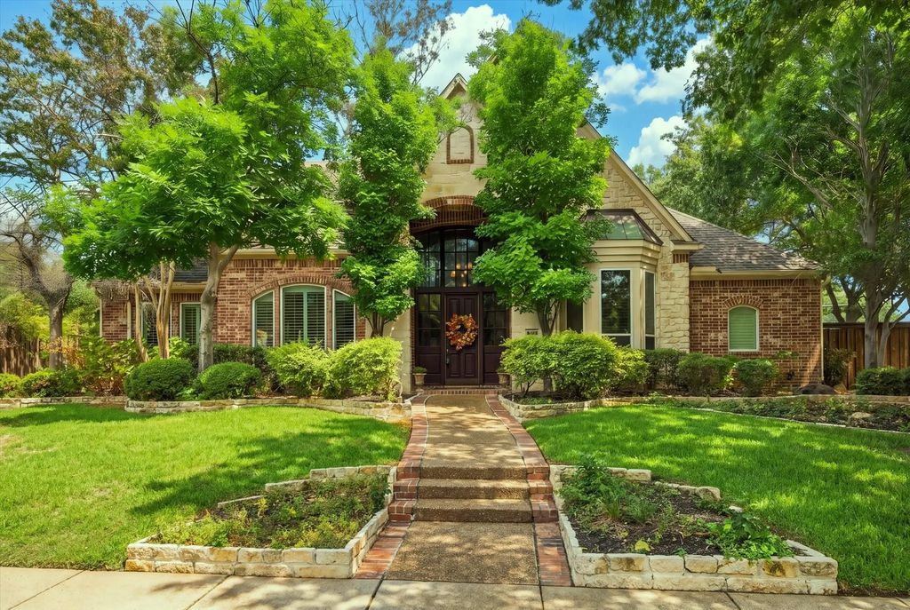 5900 Lennox Hill Drive, Plano