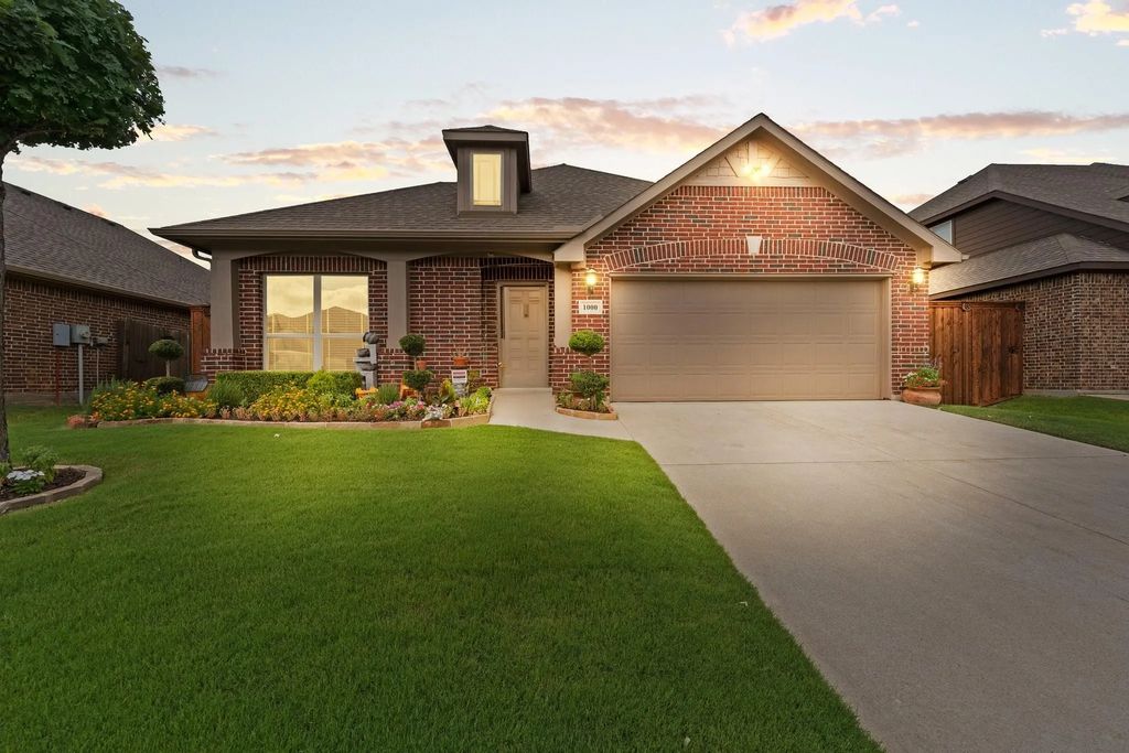 1000 Longhorn Drive, Aubrey
