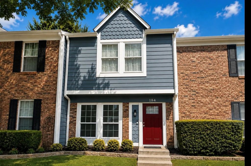 184 Merlin Way, Euless