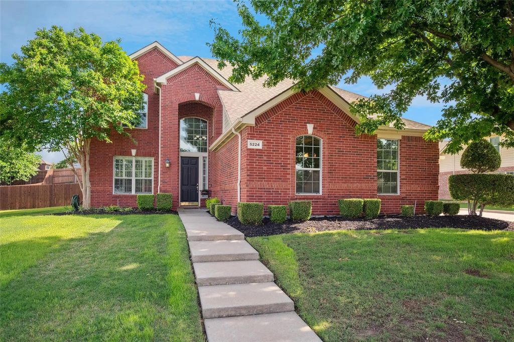 5224 Winterberry Court, Fort Worth